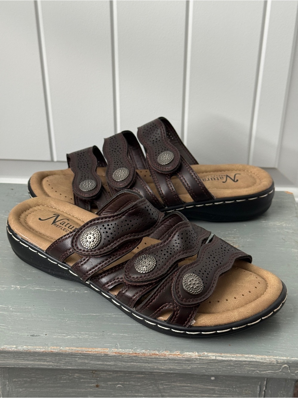 Natural Reflections Women’s Brown Triple-Strap Comfort Slide Sandals Size 6